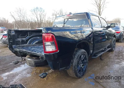 2021 Ram 1500 Big Horn 4X4 5'7 Box z USA, uszkodzony, nr VIN 1C6SRFFT4MN735261